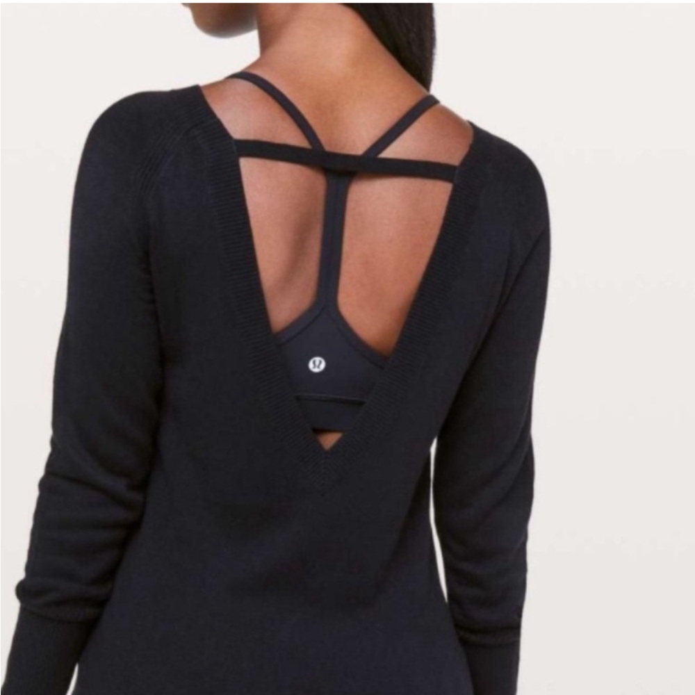 Lululemon black Cashlu Unity drop back sweater